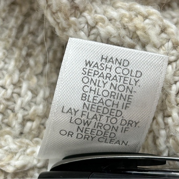 J. JILL Oversized Fit V-Neck Sweater Women’s Size Medium - Picture 13 of 14